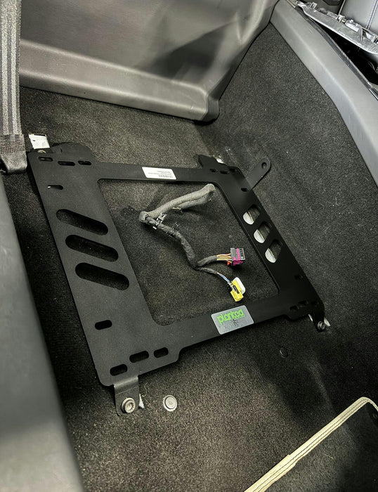 Planted Seat Bracket- Lamborghini Huracan (2014+) - Passenger / Right